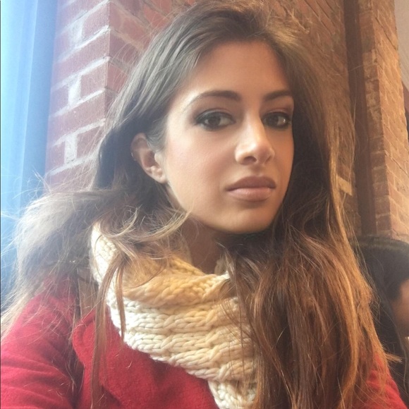 Meet your Posher, Irene - Picture 1 of 1